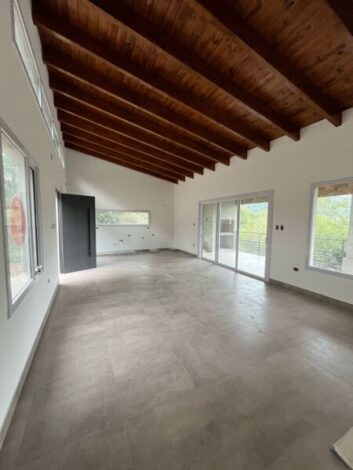 EXCELENTE CASA EN VENTA 900m2 LA MISION VAQUEROS