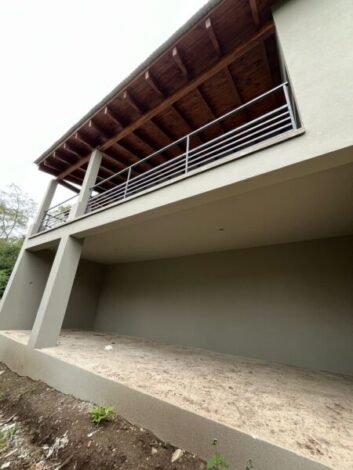 EXCELENTE CASA EN VENTA 900m2 LA MISION VAQUEROS