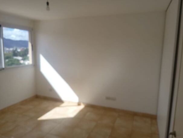 DEPTO EN VENTA MARTIN CORNEJO AL 200 CON COCHERA