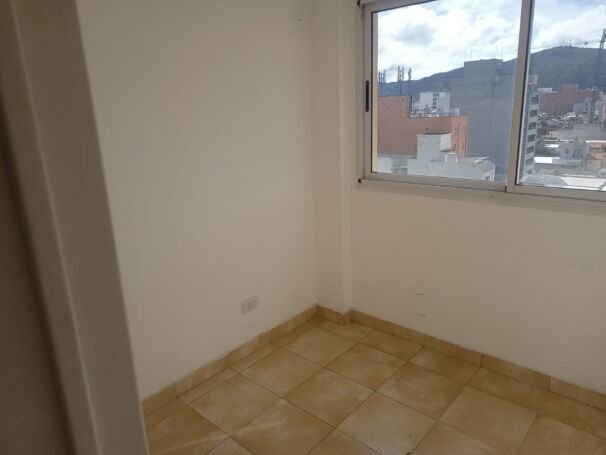 DEPTO EN VENTA MARTIN CORNEJO AL 200 CON COCHERA