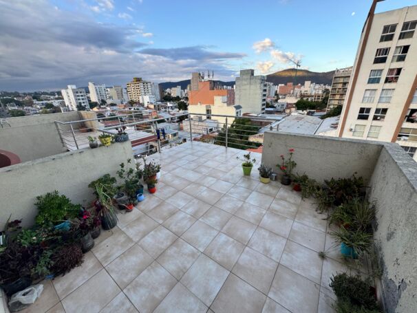 DEPTO EN VENTA MARTIN CORNEJO AL 200 CON COCHERA